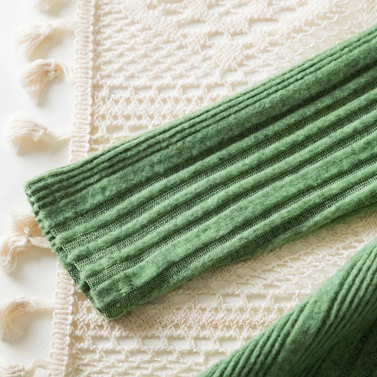 Autumn Girl Knitted Long-Sleeved Dress Winter Girl Ruffles Tutu Sweater Knitted Dress Girls Red/Green Christmas New Year ClothesXJ241206