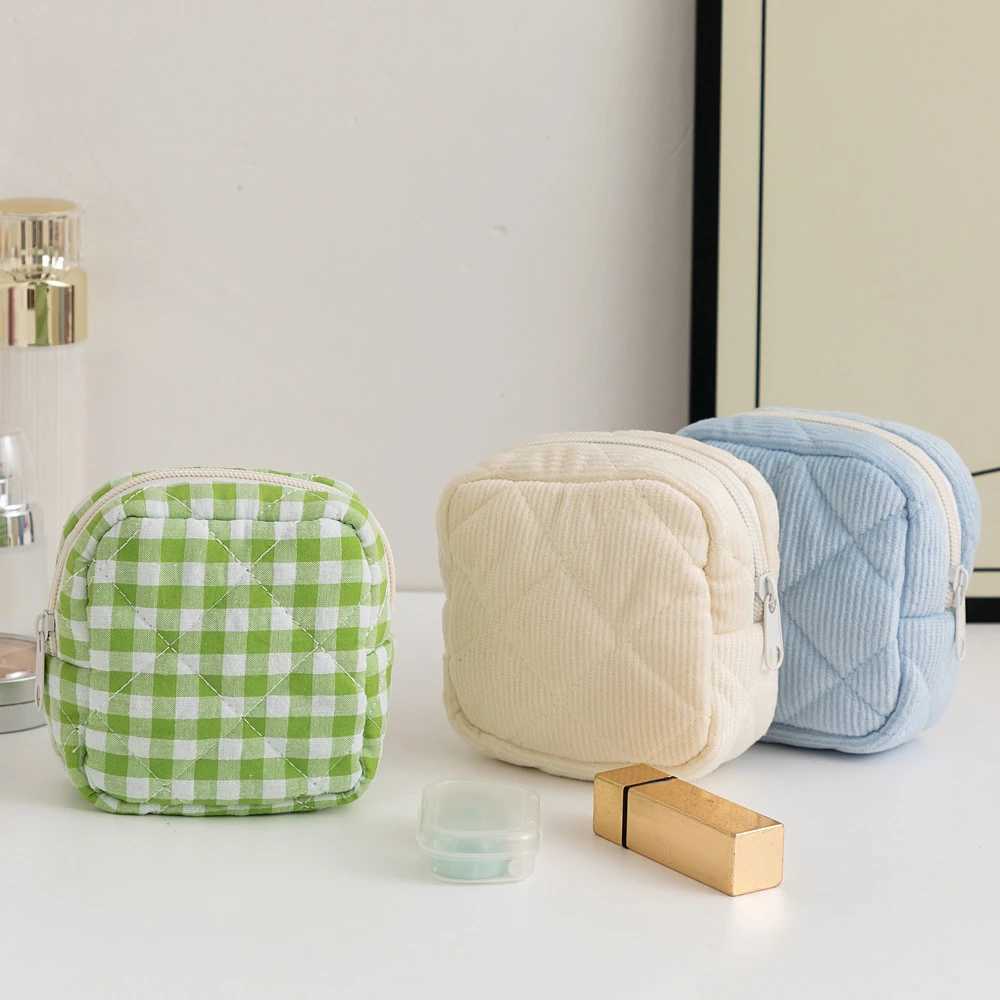 1PC Mini Square Cosmetic Bag Women Portable Earphe Lipstick Sanitary Napkins Storage Pouch Small Makeup Zipper BagsXJ241206