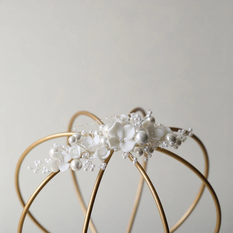 Wedding accessories pearl flowers silver hair comb pin clip bridal imitation pearl head bridal jewelry 241205