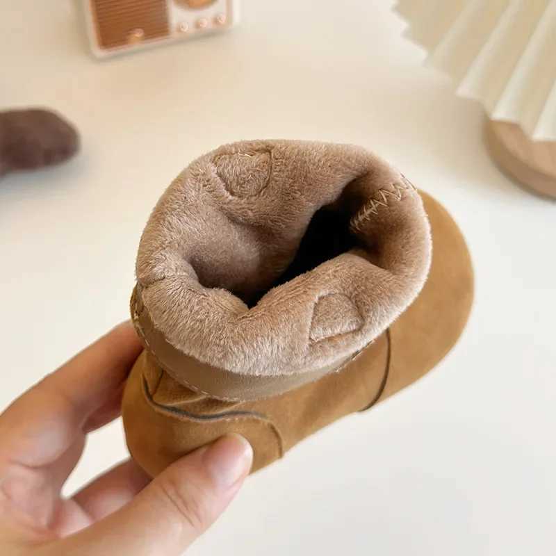 Winter Girl Boot New Warm Kid Shoes Cotton Comfort Girls Shoe Simple Retro Midsole Boot Princess Light Versatile Leather BootsXJ241206