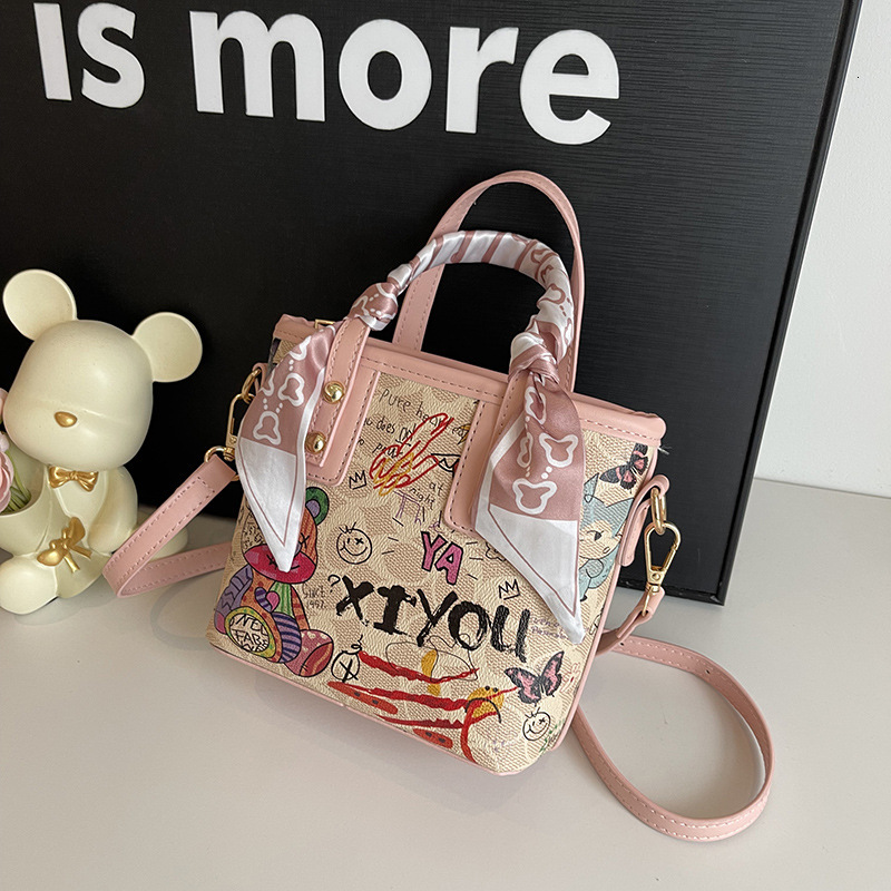 2024 Autumn New Handbag Women's Cartoon Bear Graffiti Bucket Texture Fashion Single Shoulder Crossbody Bag