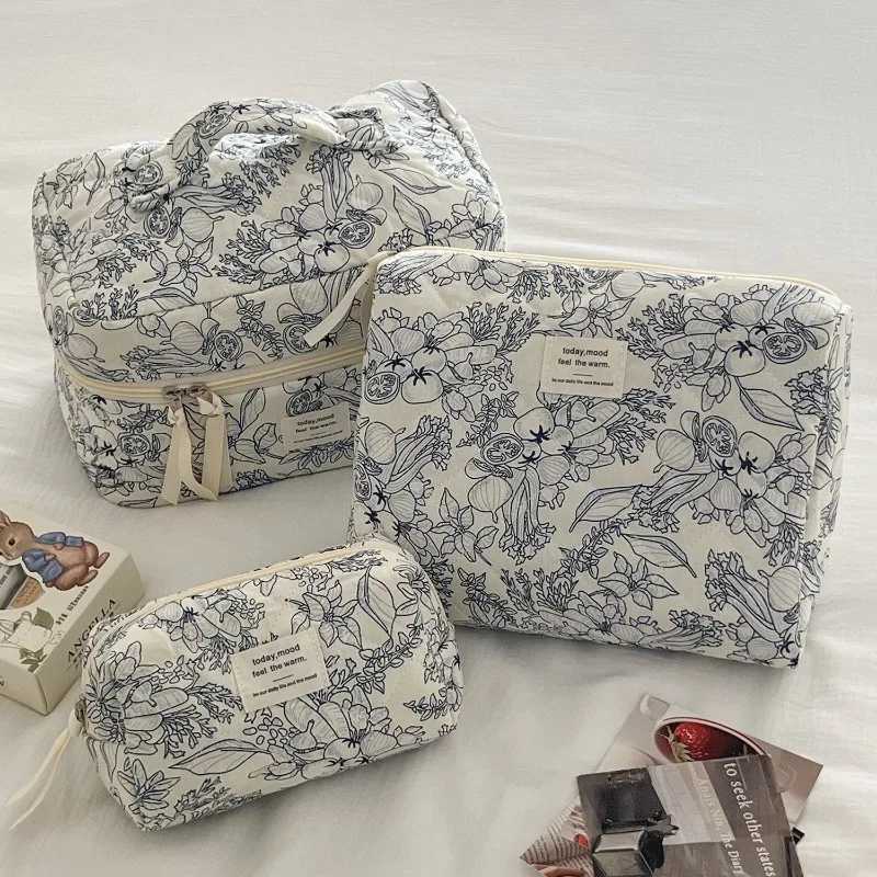 The Jungle Series Zipper Cosmetic Travel Organizer Female Handbag Toiletry Pouch Vintage Flower Quilting Women Makeup BagXJ241206