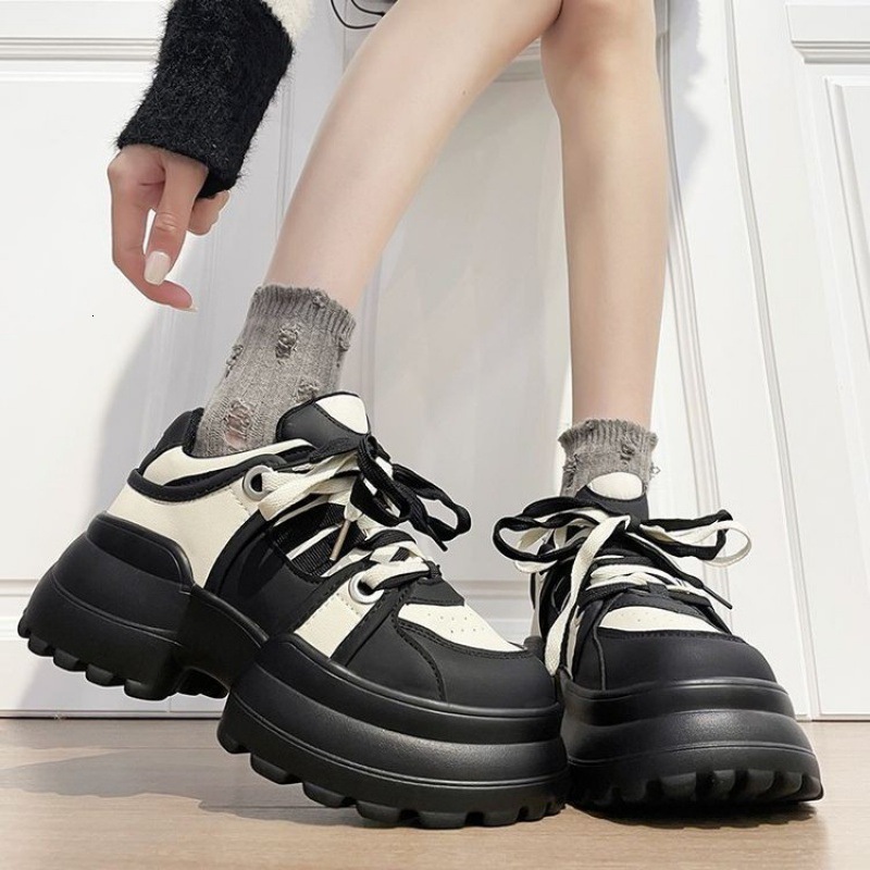 Stylish Ladies' Sportswear Sneakers Featuring Sturdy Thick Soles for All-Day Ease