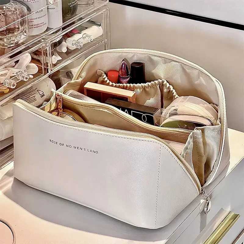 Fi Large Capacity Portable Makeup Bag Women Cosmetic Bag Toiletries Organizer Female Storage Makeup CasesXJ241206