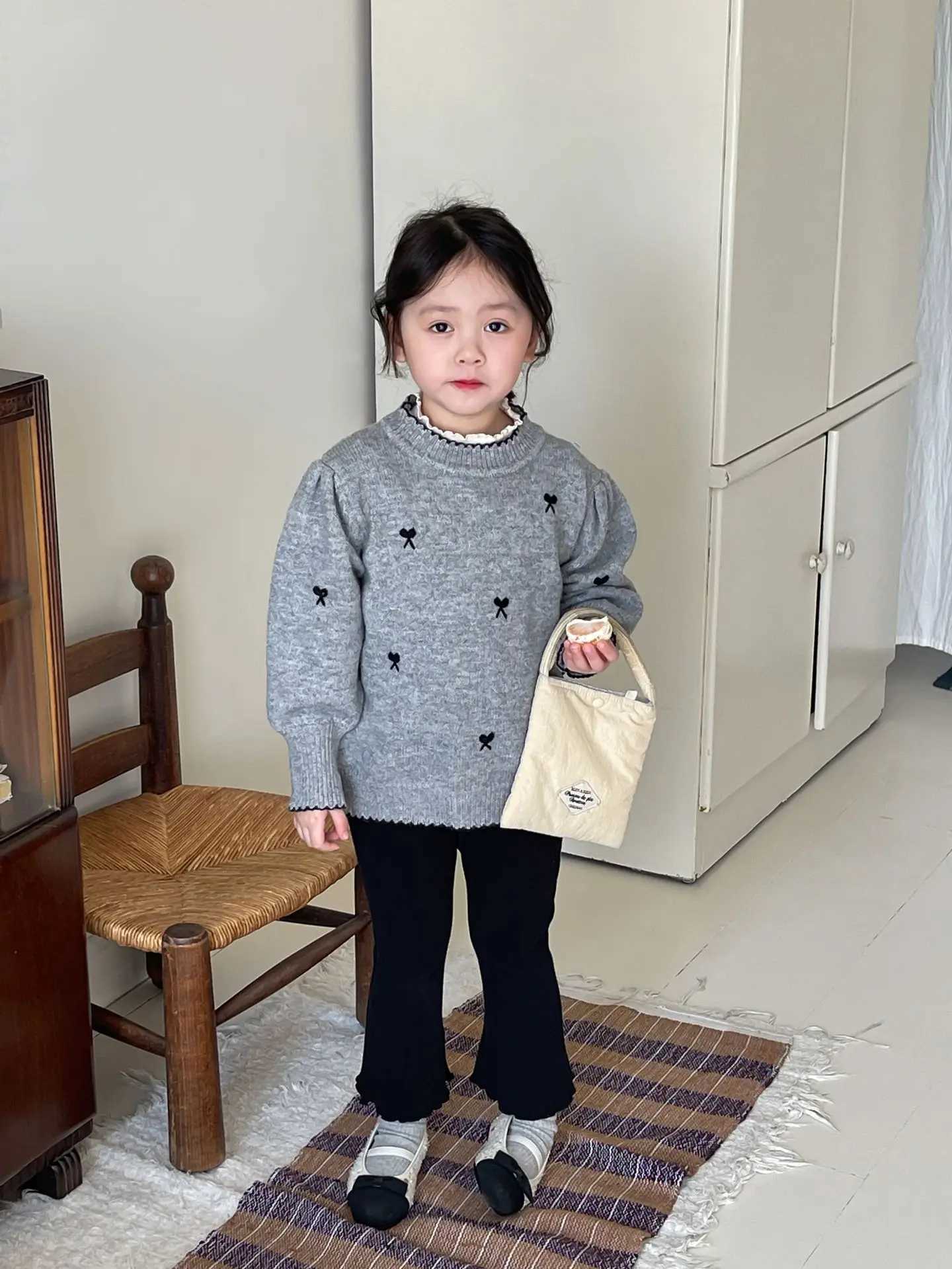 Cardigan Baby girl sweater with bow knit to keep warm 2024 autumn/winter new childrens sweater Q241205
