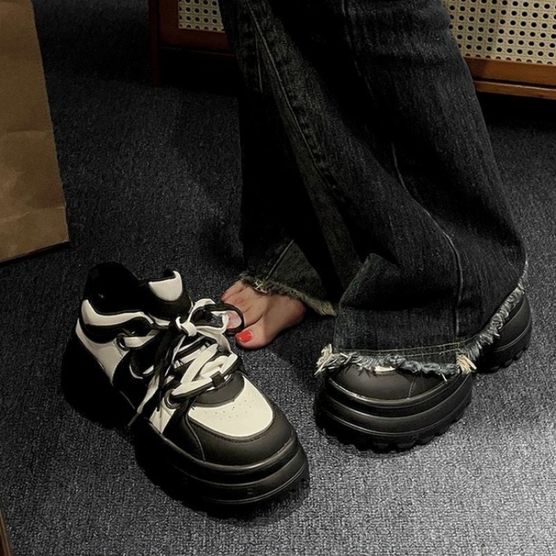 Stylish Ladies' Sportswear Sneakers Featuring Sturdy Thick Soles for All-Day Ease