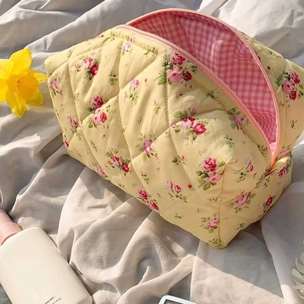 Home>Products>Flower Fluffy Bedding Makeup Bag>Flower Fluffy Bedding Makeup BagXJ250415