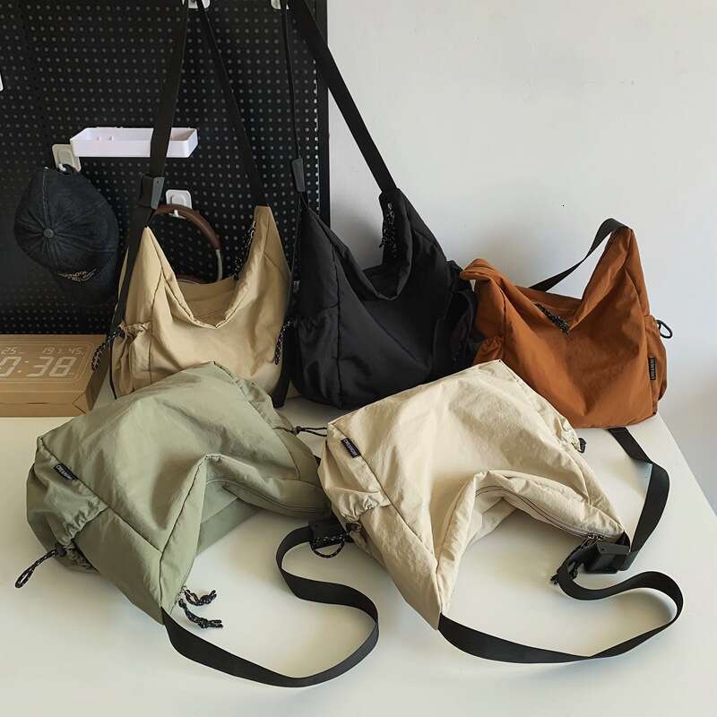 Large Capacity Retro Nylon Women's Summer High-End Sense, Single Shoulder Crossbody Fashionable And Casual Versatile Couple Cloth Bag, Men's