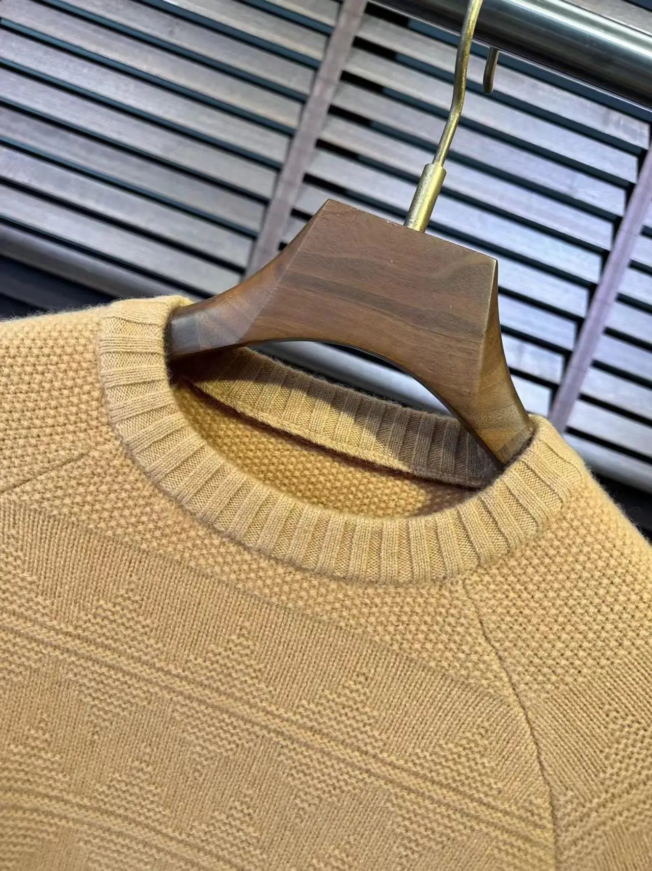 Mens autumn and winter knitted blended loose round neck long sleeved wool sweater mens simple lp casual 241205