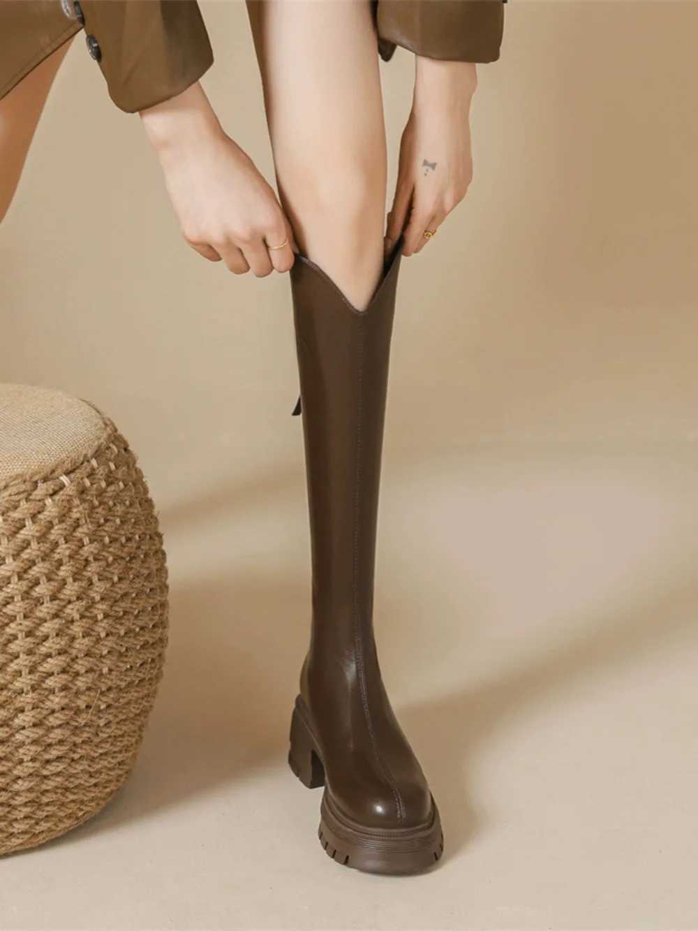 High Quality Warm brown knight boots V-cut Lg boots thick legs executive thick Bott warm shoes T241206