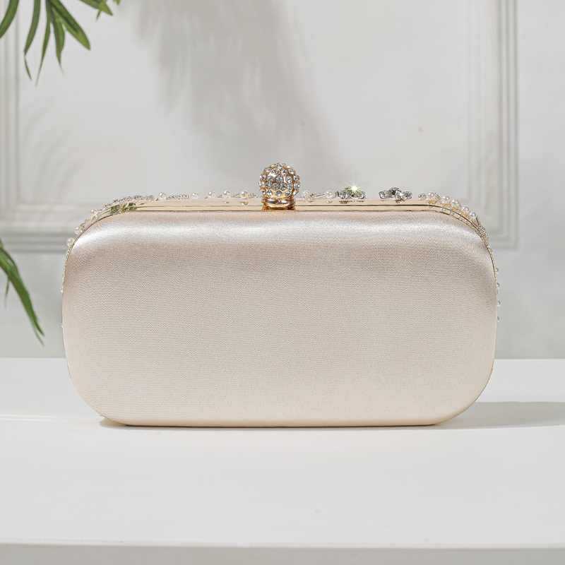 Clutch Bag Handmade Embroidered Banquet Bag with New Diamond Inlaid Pearl Dress Cocktail Party Light Luxury Bag 240920