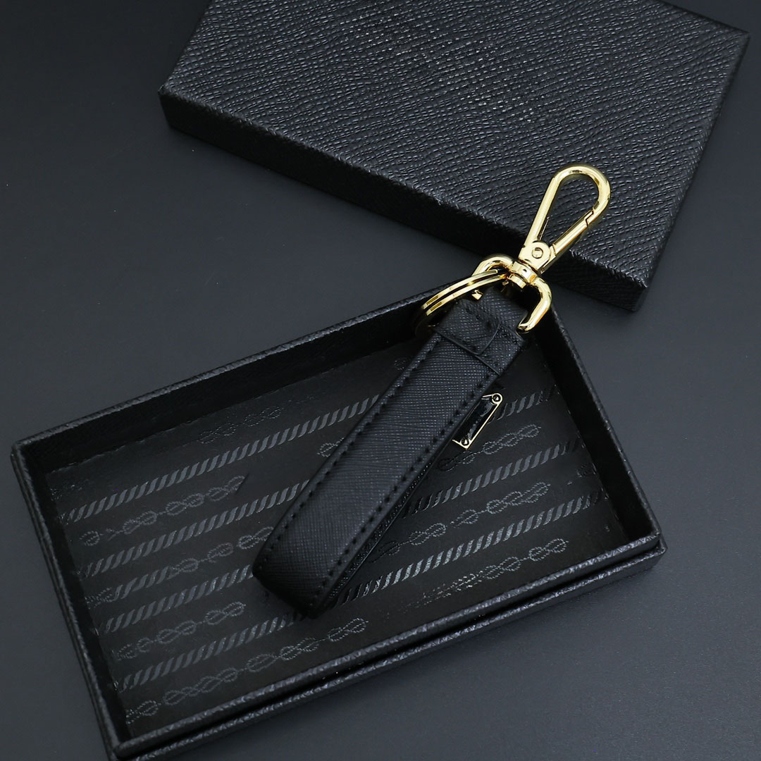High Quality Leather Keychain Classic key Chain Letter Card Holder Exquisite Portachiavi Luxury Designer Keyring Cute For Women Men accessories