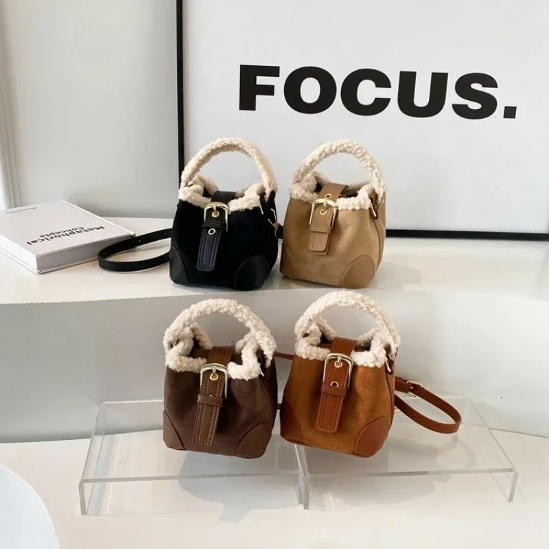New Crossbody Women s One Shoulder Casual Retro Bag Multi functional Plush Designer Bag Wallet and Handbag bag