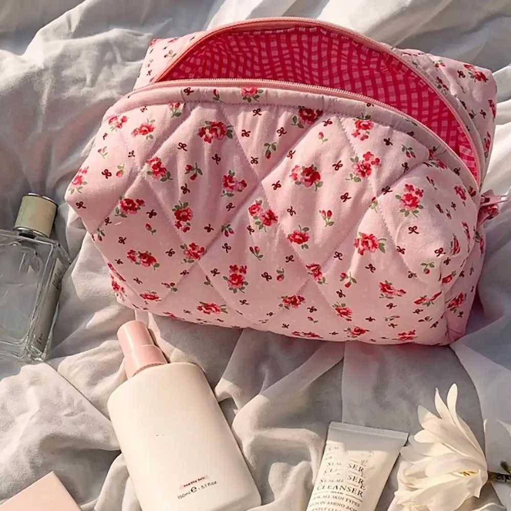 Home>Products>Flower Fluffy Bedding Makeup Bag>Flower Fluffy Bedding Makeup BagXJ250415