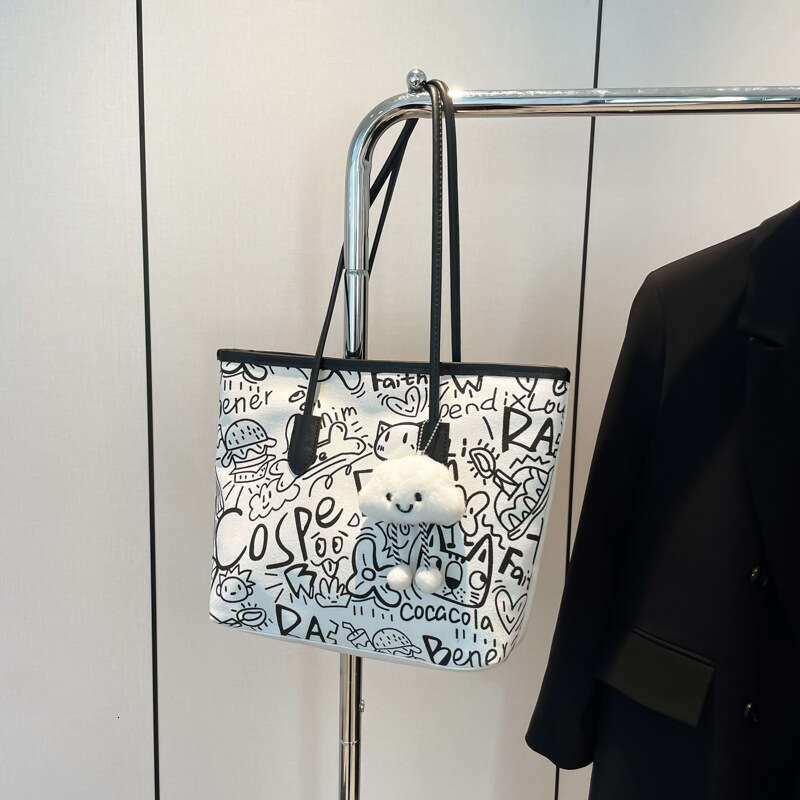 Small Niche Design Graffiti Hand-Held Tote For Women's Autumn And Winter New Casual Shoulder Bag, Large Capacity Armpit Bag