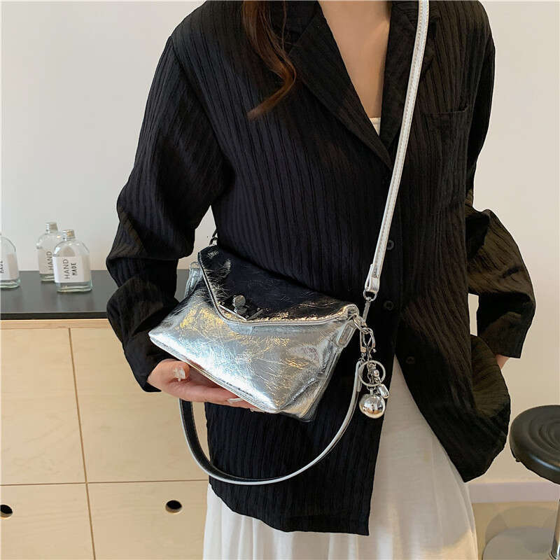 Crossbody 2024 New Small and Trendy Burst Pattern Underarm Envelope Versatile Casual Postman Fashion Shoulder Bag
