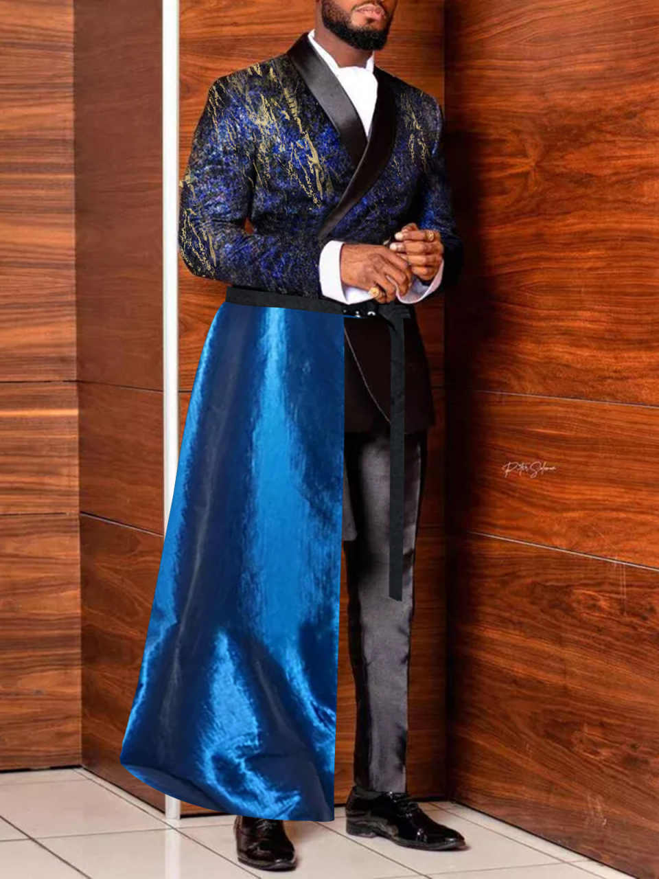 Customized Mens Royal Satin Suits Jacket Pant with Long Cape Fashion Formal Party Wear Wedding Tuxedos 2 Pieces
