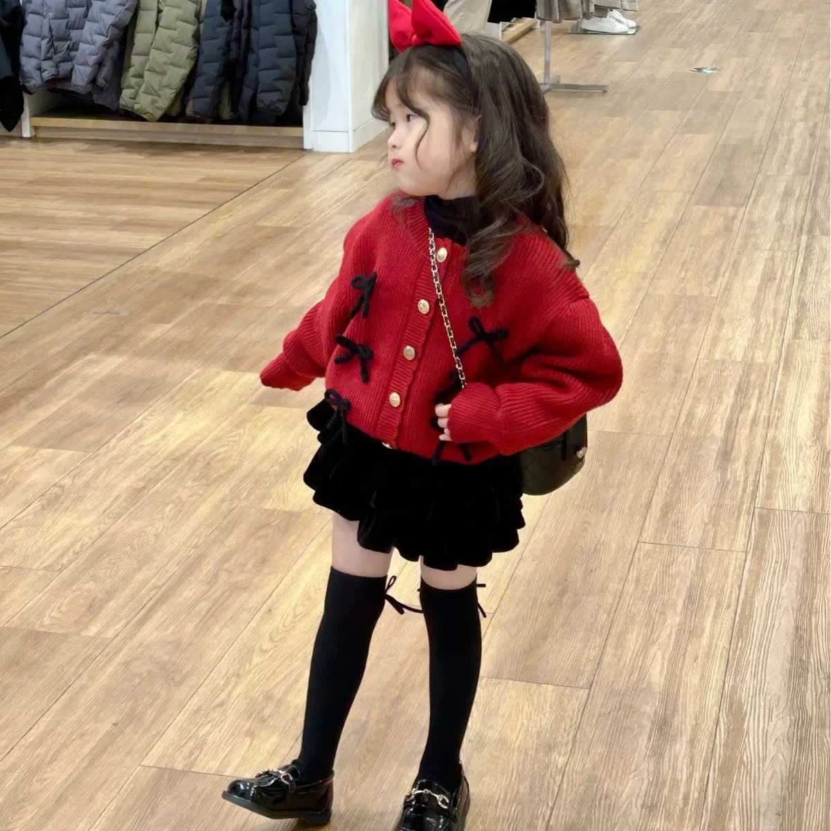 Cardigan Girls Sweater 2023 Autumn/Winter New Red Baby Winter Thick Sweater Childrens New Year Knitted Bow Sweater Open Knitted Woolen Sweater Q241205