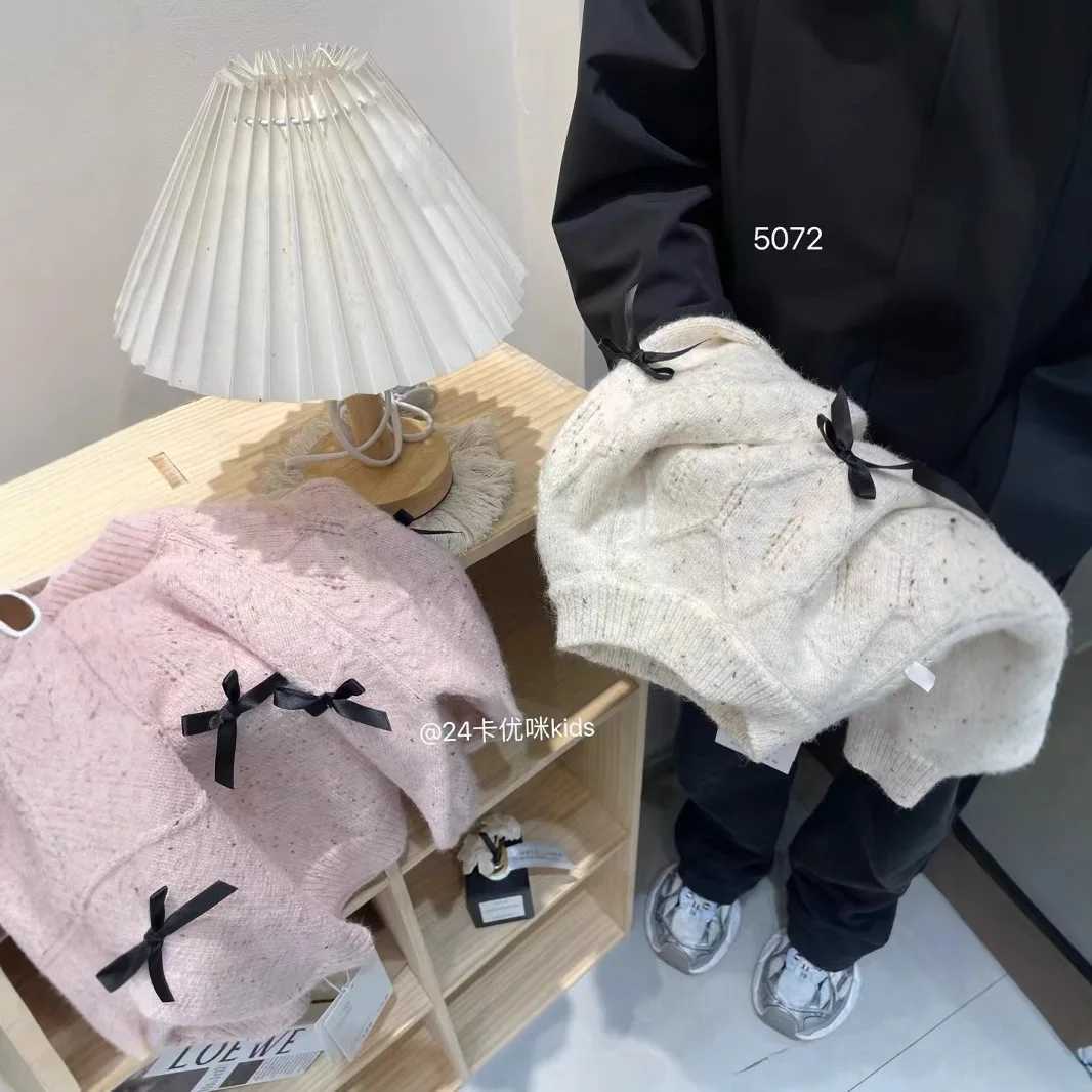 Cardigan Baby girl sweater with fashionable bow tie knitted to keep warm 2024 autumn new Korean style childrens sweater Q241205