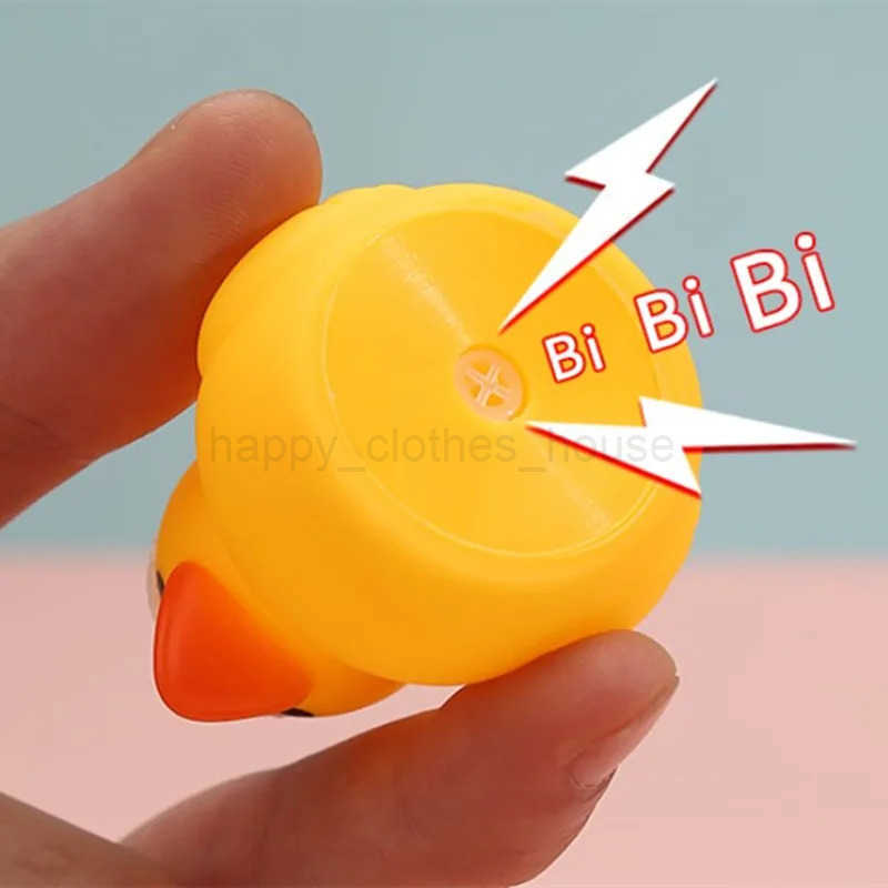 Cute Duck Baby Bath Toys Squeeze Animal Rubber Toy BB Duck Bathing Water Toy Race Squeaky Rubber Yellow Duck Toys for Kids GiftsXJ241207
