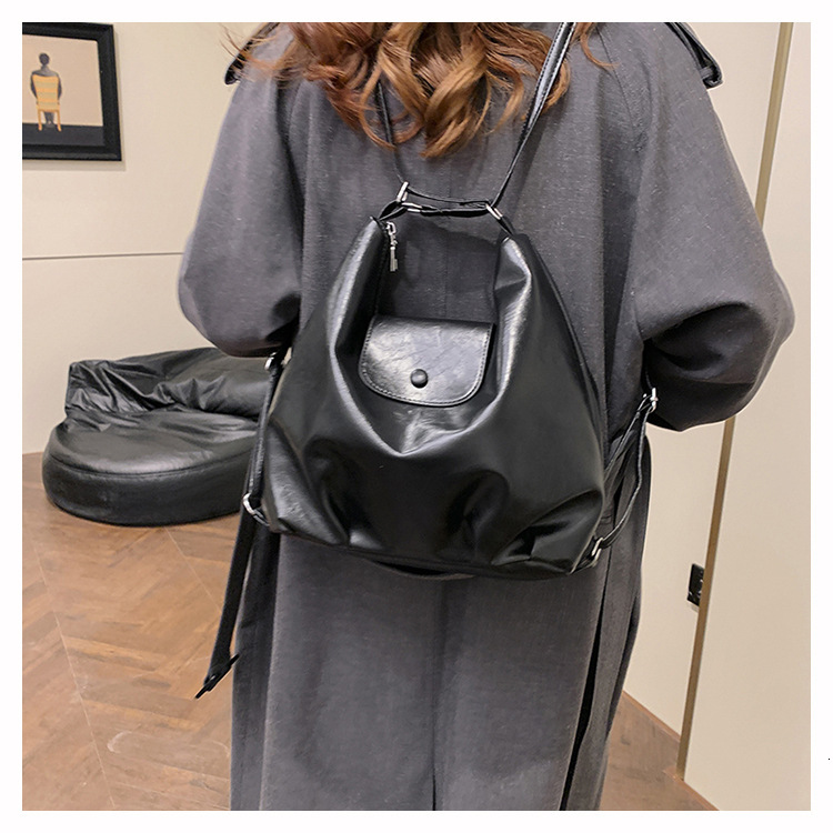 2025S designer Retro schoolbag large-capacity bag women new autumn and winter commuter women bag backpack backpack shoulder bag tote bag