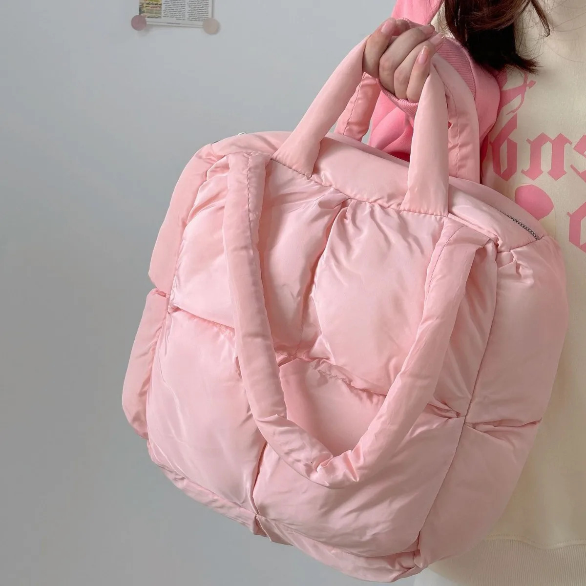 Womens retro checkered bedding shoulder bag solid color soft handbag soft handbag pink Sapce Padded handbag 241205