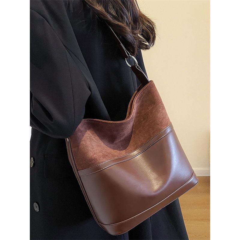 High Quality Water Bucket Bag, Large Capacity Light Luxury Shoulder Bag Fashionable Retro Armpit Bag