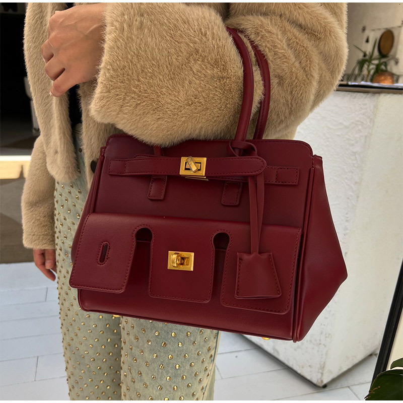 Free Shipping Designer Buckle Black hot Leather Shopping Handbag Large Capacity Women's Versatile Shoulder Bag
