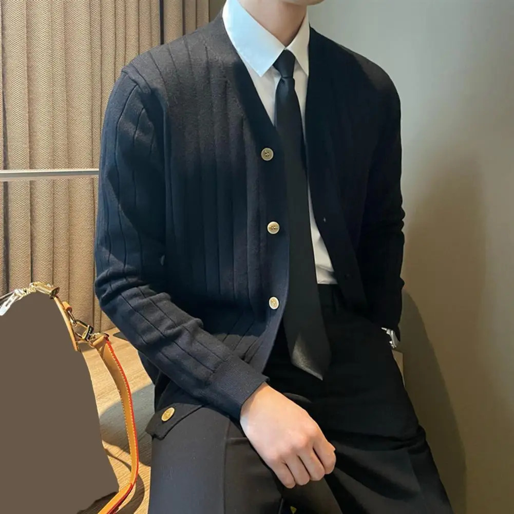 Vneck cardigan mens knitted thick windproof jacket suitable for autumn and winter casual daily wear 241206