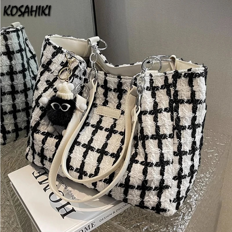 Japanese office ladies fashionable and fashionable handbag fashionable and smooth fully matched elegant handbag high-capacity womens Y2k shoulder bag 