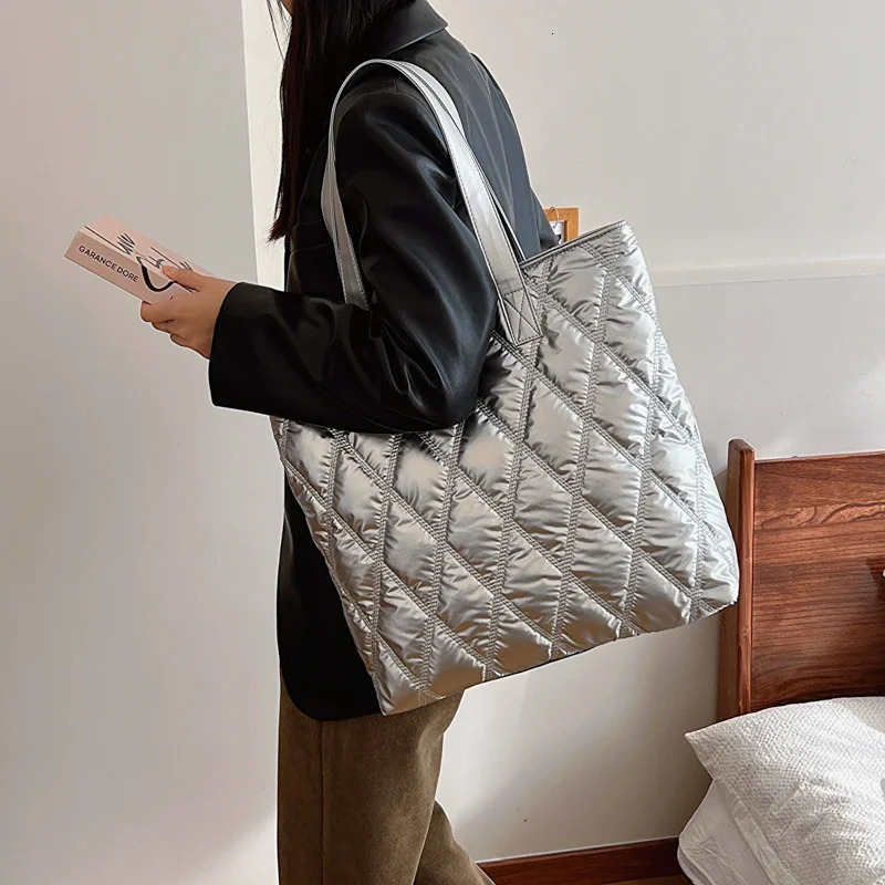 Gold silver large capacity handbag womens handbag fashion winter down shoulder bag womens travel notebook bag 241205