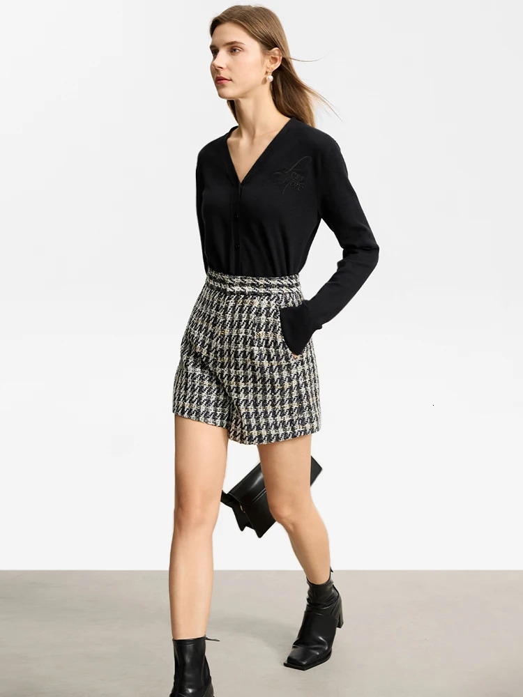 AMII Minimalist Little perfume Fashion Womens Shorts Solid Winter Patch Work Straight Retro Tweed Casual Pants 12324070 241206