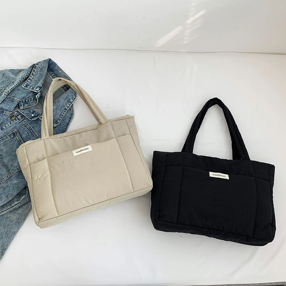 Womens bedding handbag lightweight fluffy homeless bag large capacity down bag 241205