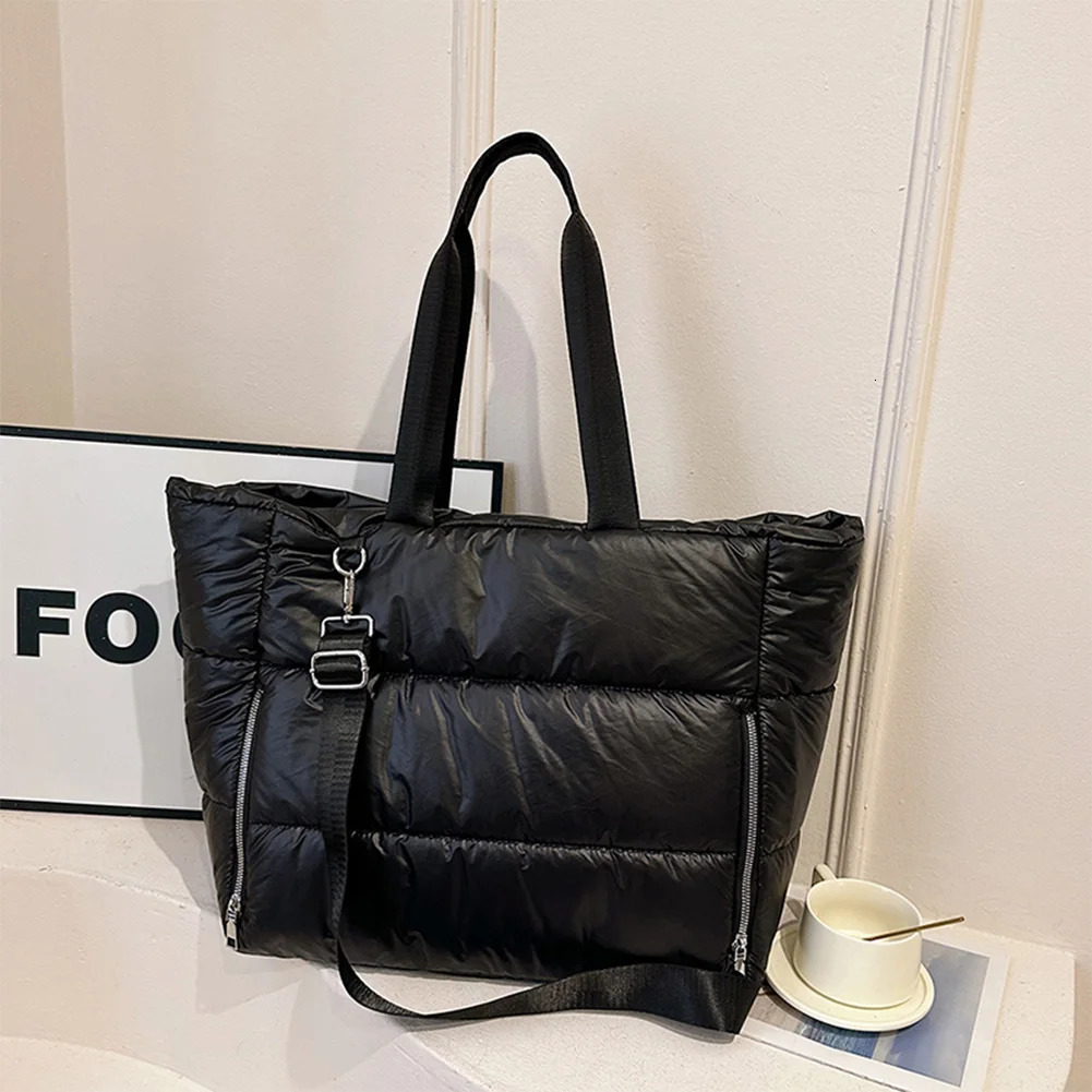 Puffer Gym Handbag Womens Large Capacity Bedding Puffy Handbag Down Cross Bag Winter Cotton Fitness Shoulder Bag 241205