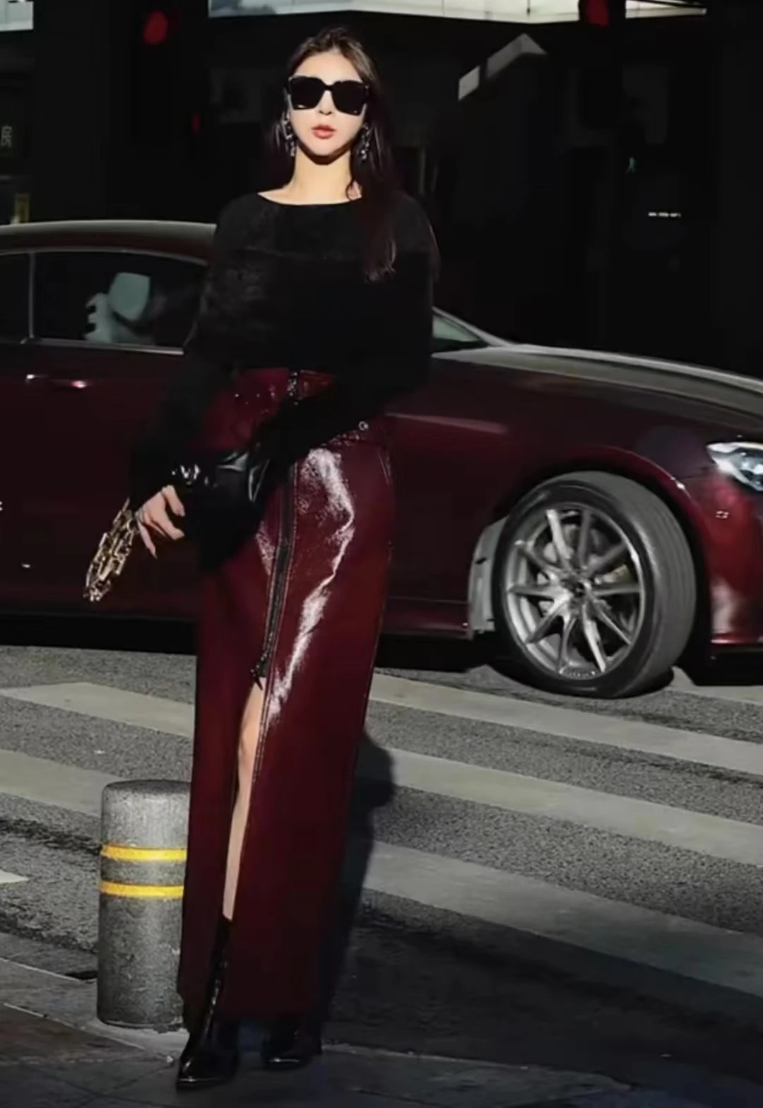 High waisted solid color soft leather autumn and winter PU leather skirt with belt suitable for womens skiing Midi dress 241205