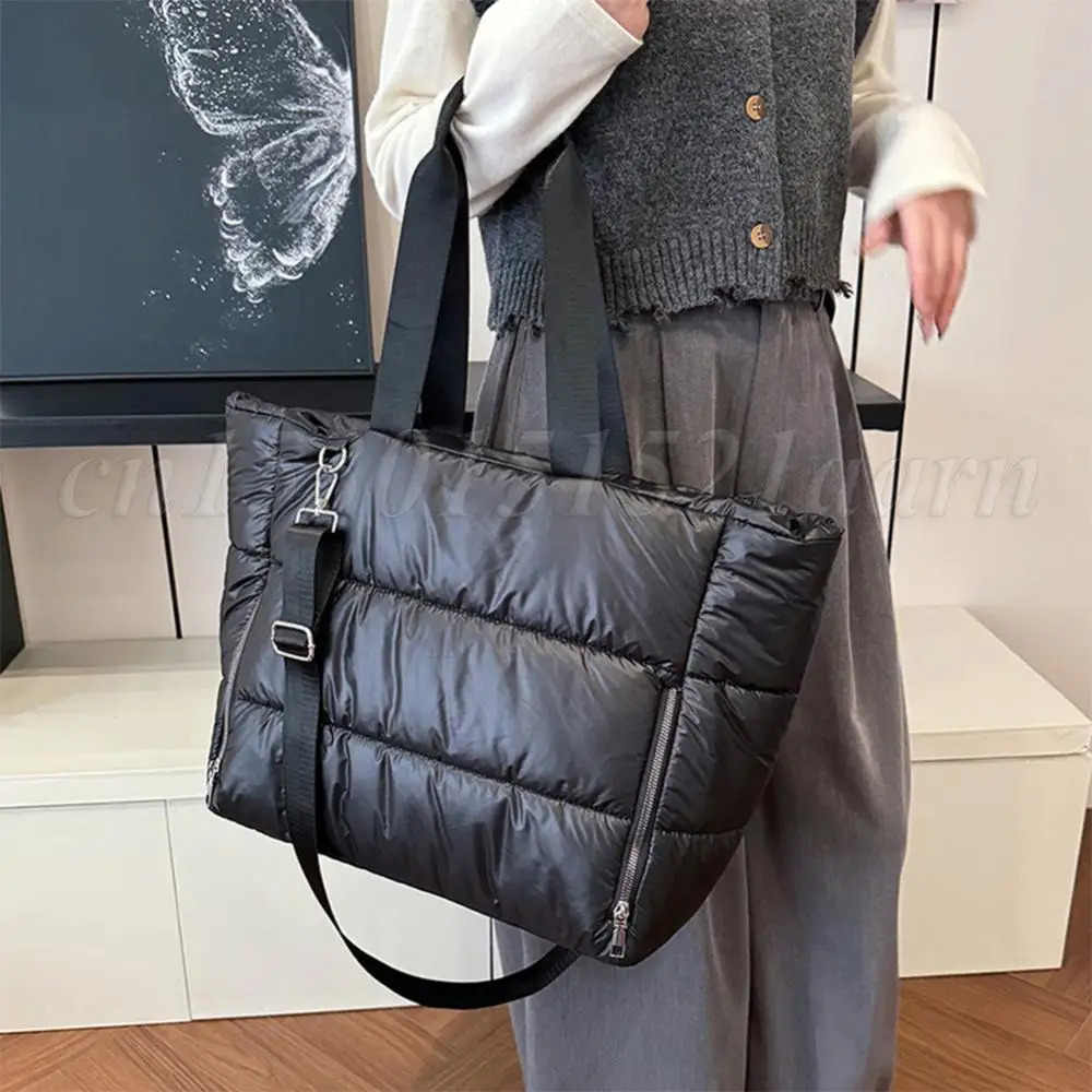 Puffer Gym Handbag Womens Large Capacity Bedding Puffy Handbag Down Cross Bag Winter Cotton Fitness Shoulder Bag 241205
