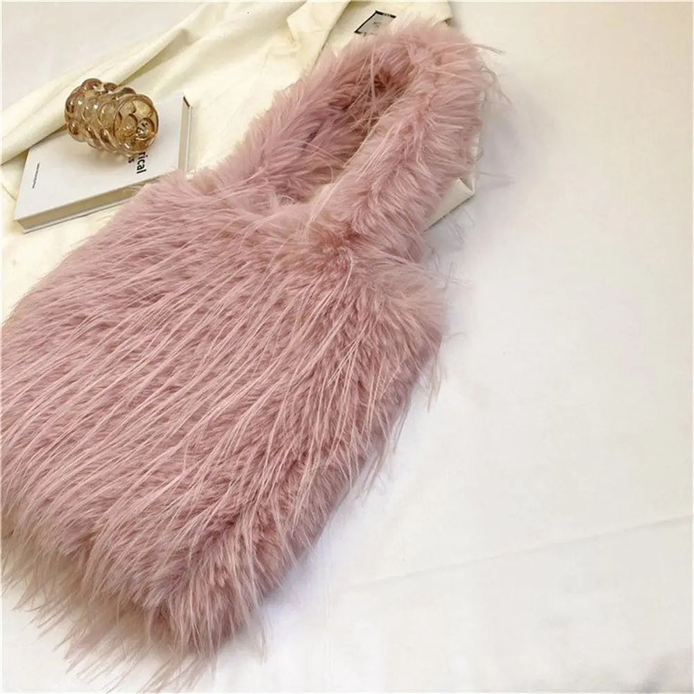 Fashion long tassel shoulder bag plush fur communication bag artificial fur large capacity womens underwear bag 241205