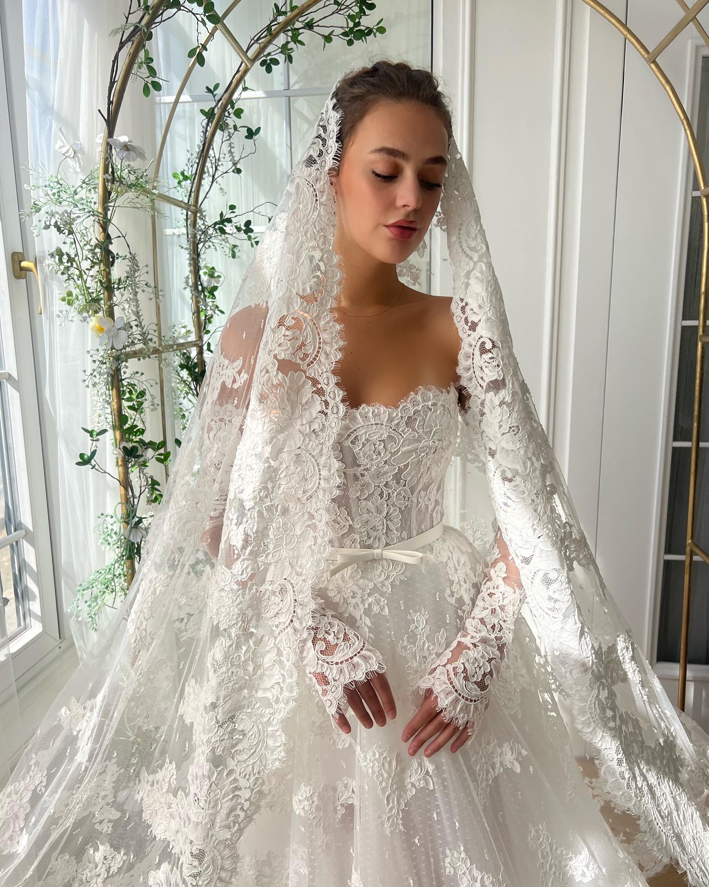 Classic A e Wedding Dress For Women Strapless Removable Sleeves Bridal Gown Lace Sweep Train Customized Dresses vestidos de novia