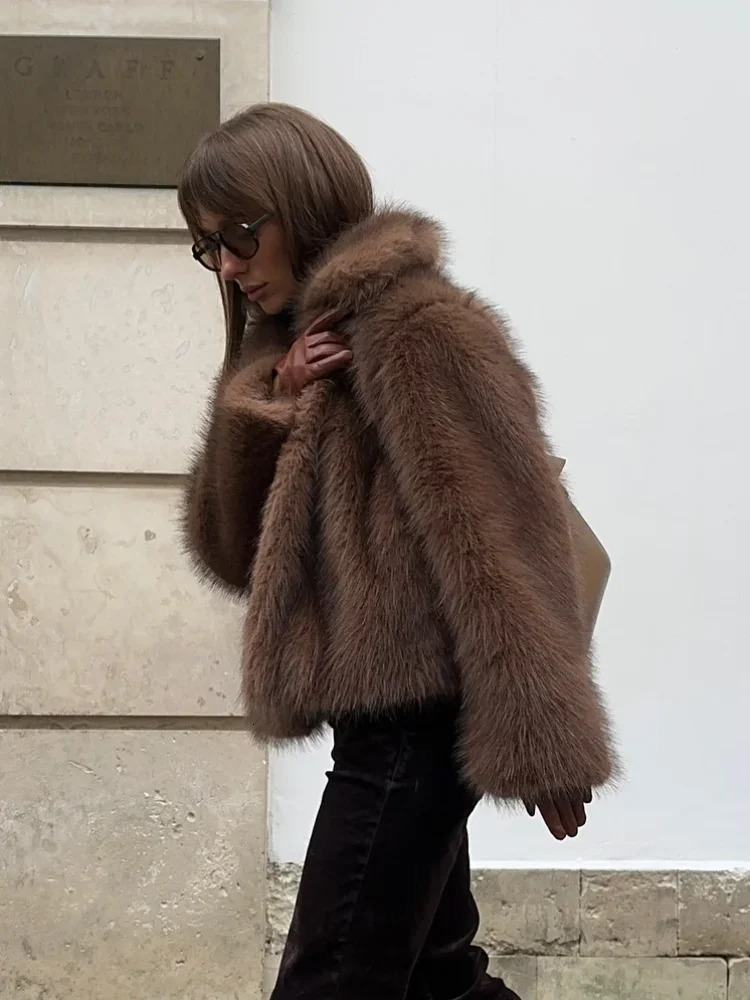 Winter Brown Lapel Warm Faux Fur Coat Fluffy Plush Long Sleeve Thick Short Jacket Chic Ladies High Street Outerwear