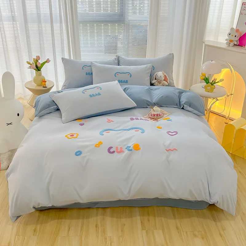 Cute Cartoon Duck Rabbit Bear Decal ChildrenS Bedding Set Double Bed Large Duvet Cover Set Bed Sheet case Four Piece SetC250122