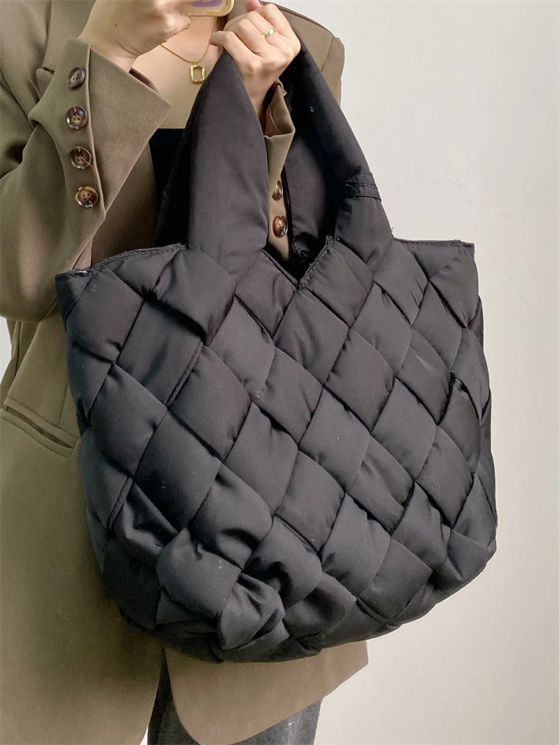 Winter woven nylon cushion handbag large capacity feather down duvet cover shoulder bag with small phone wallet pillow bag 241205