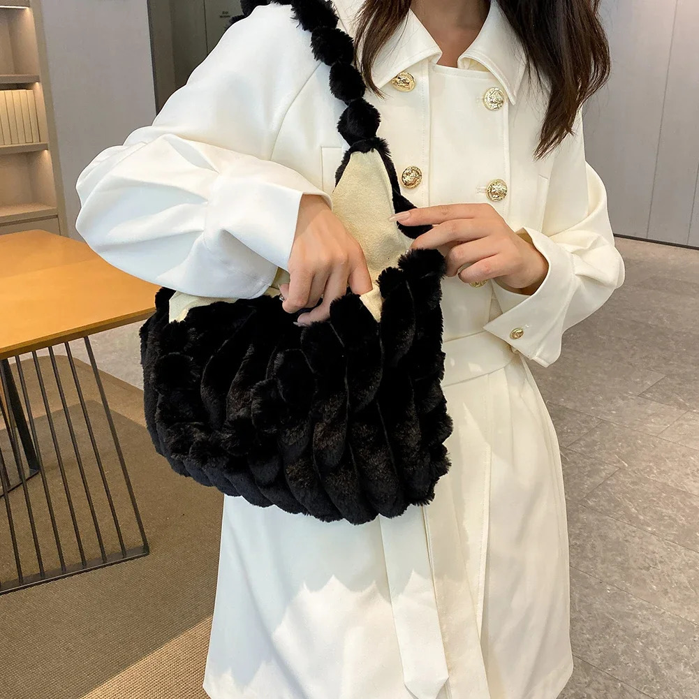Womens fluffy handbag large capacity fur shoulder bag Y2k fashionable pleated messenger bag casual womens daily pleated handbag 241205