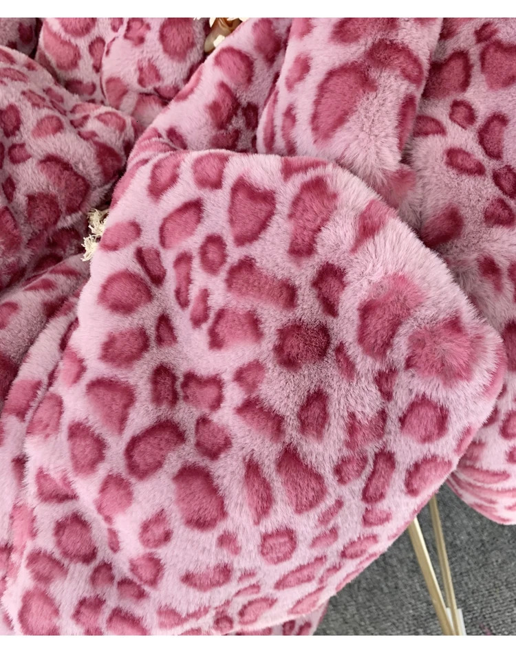 Womens fashionable faux fur coat with loose collar long pink leopard print horn button womens coat factory direct sales 241202