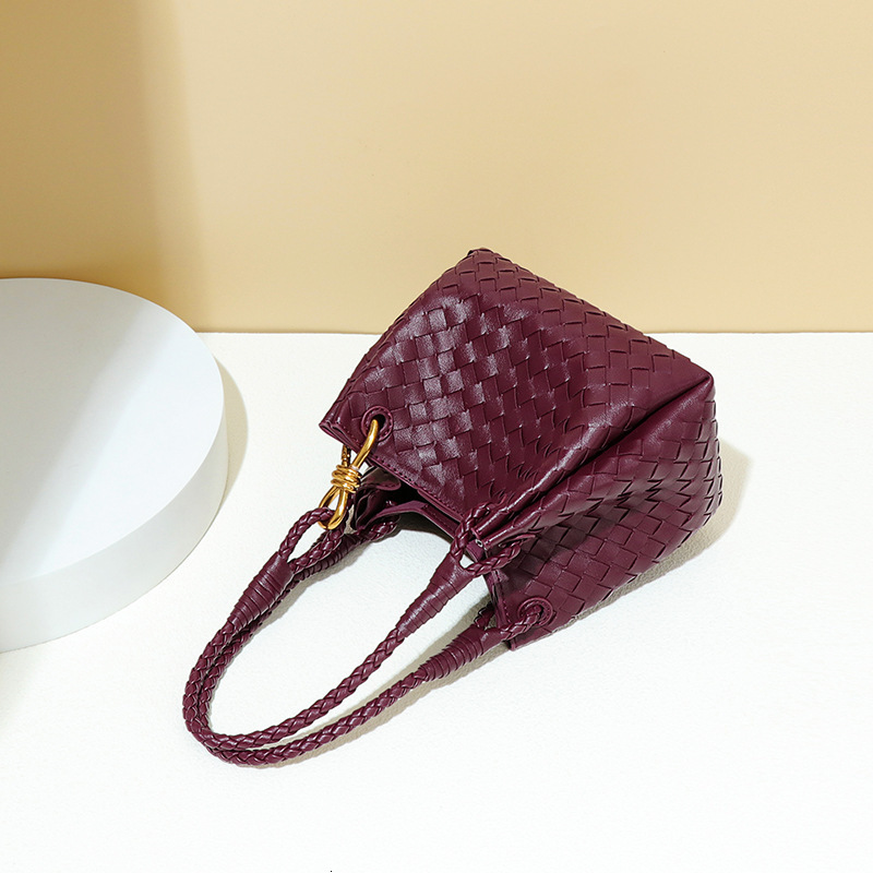 Handwoven British Style Parachute New Summer Metal Rope Buckle, Single Shoulder Crossbody Bag, Vegetable Basket Tote Bag