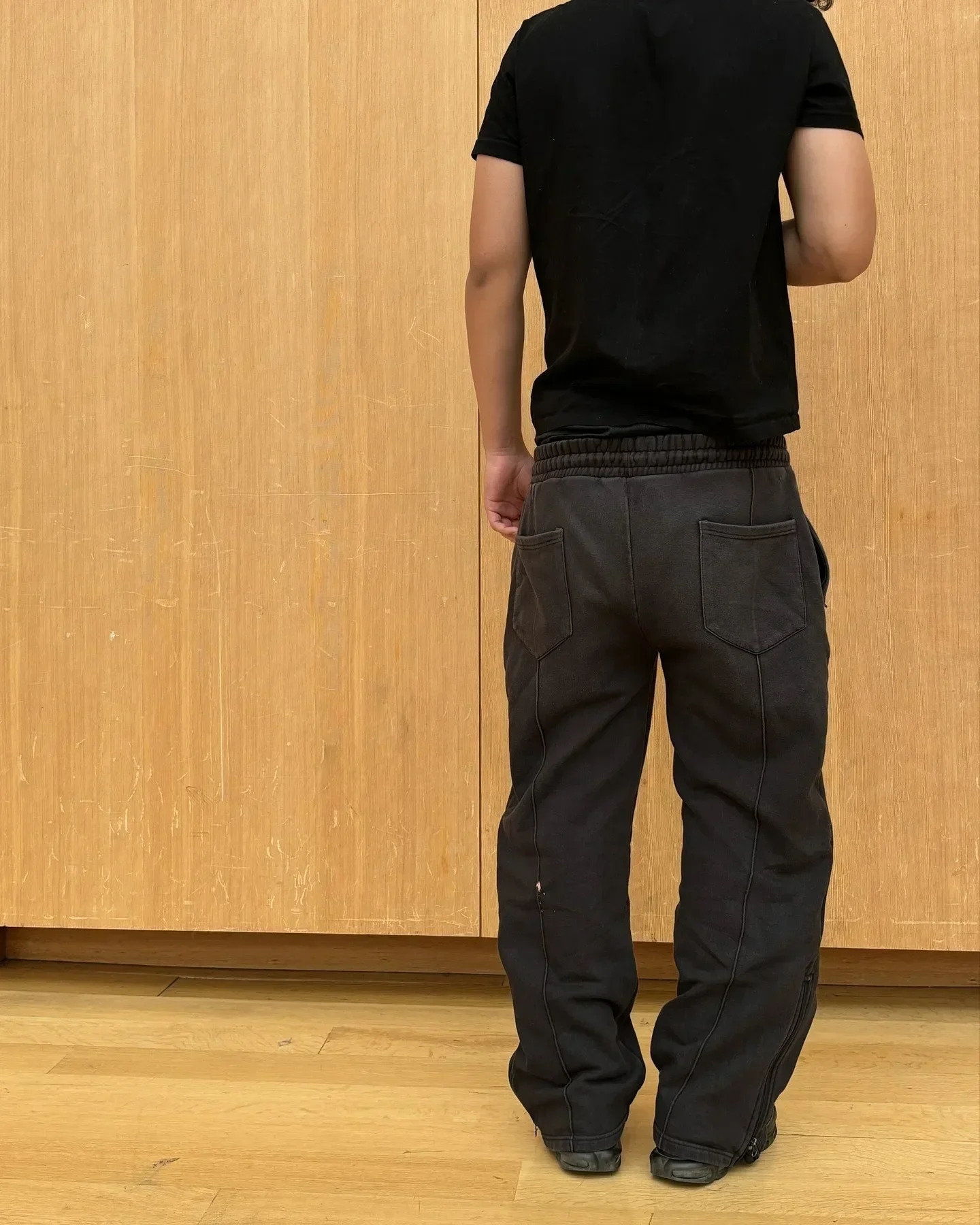 Fashionable and casual mens solid straight pants High Street Harajuku retro hip-hop loose personalized street clothing mens clothing halo 241205