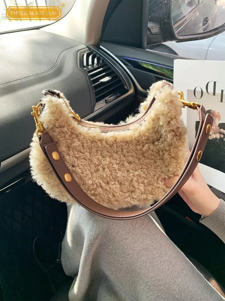 Autumn and Winter Womens Fashion Plush Shoulder Bag Splicing Work Cow Split Leather Armrest Bag Womens Leisure Saddle Messenger Bag 241206