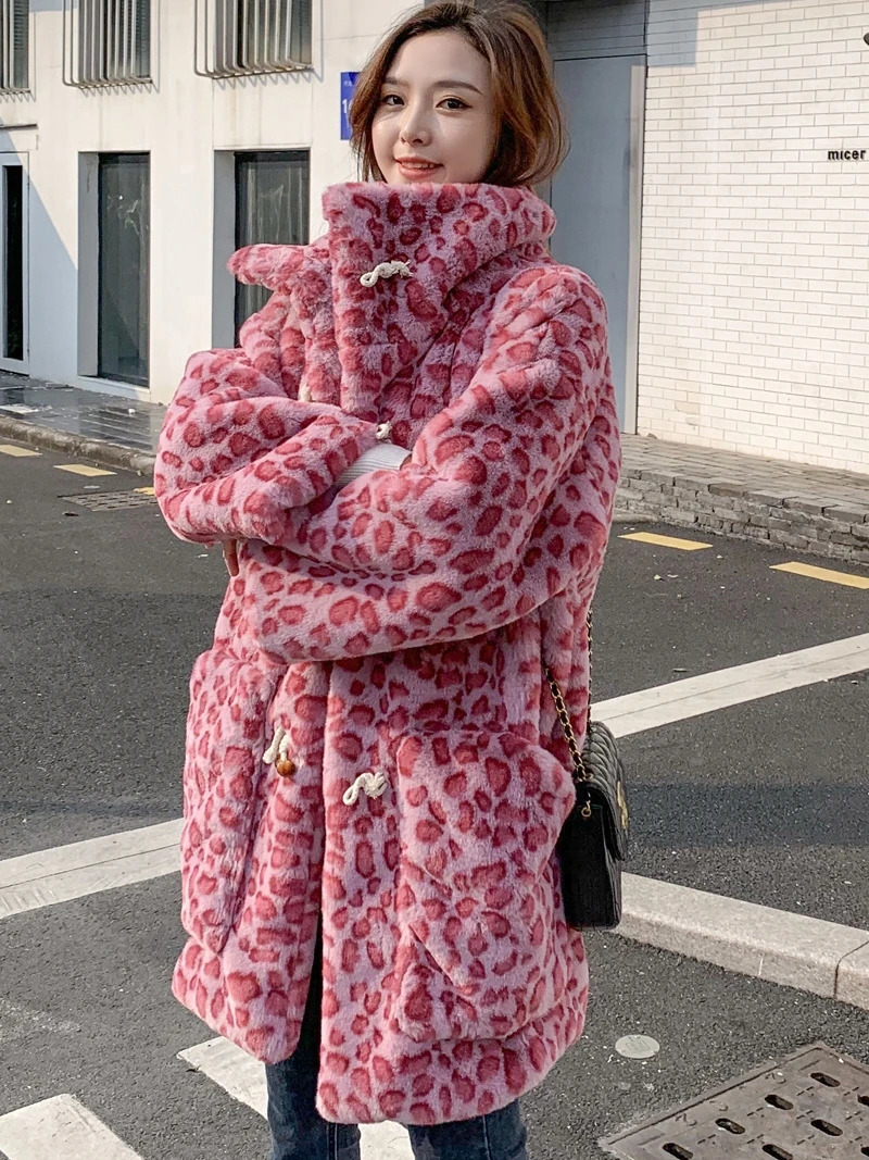 Womens fashionable faux fur coat with loose collar long pink leopard print horn button womens coat factory direct sales 241202