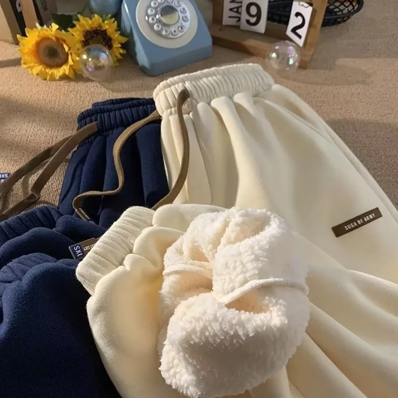 Winter thick plush sports pants for men brushed elastic waist harem to keep warm casual 241206