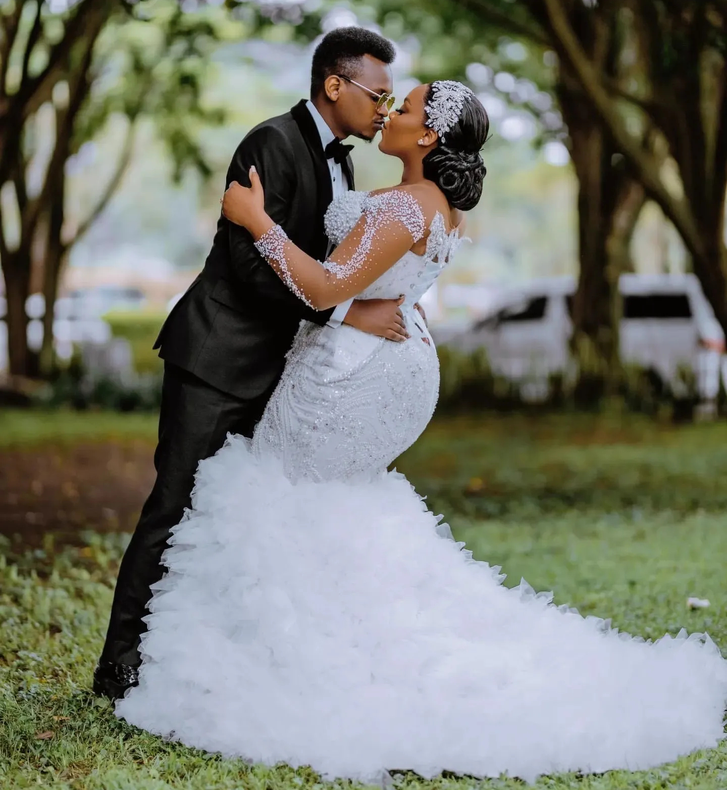 Luxurious Beaded Mermaid Wedding Dresses Long Sleeves Arabic African Lace Bridal Gowns Tiered Ruffles Court Train White Bride Formal Dress 2025