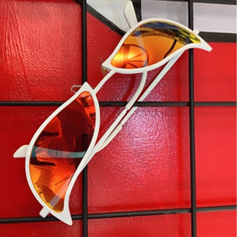 Instock High Quality Fashion Don Quixote Doflamingo Role Playing Glasses Animated PVC Sunglasses Fun Christmas Gifts 241206